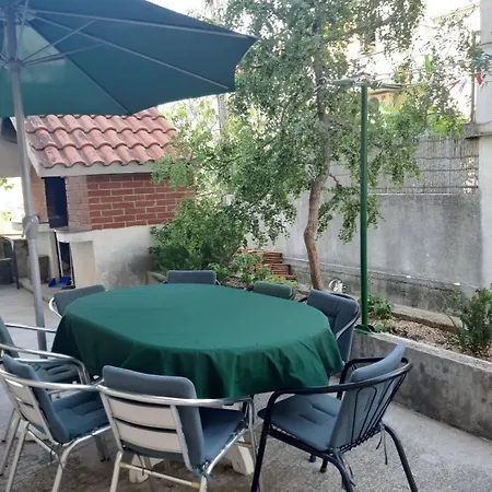 Apartment Zeljko *